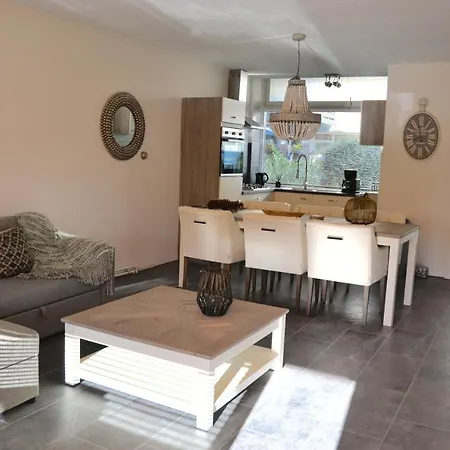 Beachy Chic Holiday home